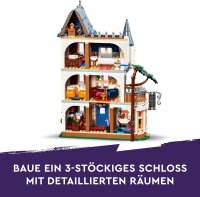 LEGO Friends Burg mit Ferienunterkunft, Hotel-Spielset für Kinder und Teenager ab 12 Jahren mit 4 Spielfiguren, Hund und Zubehör, Geschenkidee für Mädchen und Jungen 42638