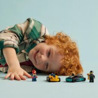 LEGO City Go-Karts mit Rennfahrern, Set mit 2 Rennfahrer-Minifiguren und Rennautos, Auto-Spielzeug ab 5 Jahren für Jungs und Mädchen, lustiges Geschenk für Kinder 60400