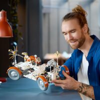 LEGO Technic NASA Apollo Lunar Roving Vehicle (LRV), Mondrover-Modell für Erwachsene; Raumfahrt-Sammlerstück für Wissenschaftsbegeisterte, Geschenke für Erwachsene 42182