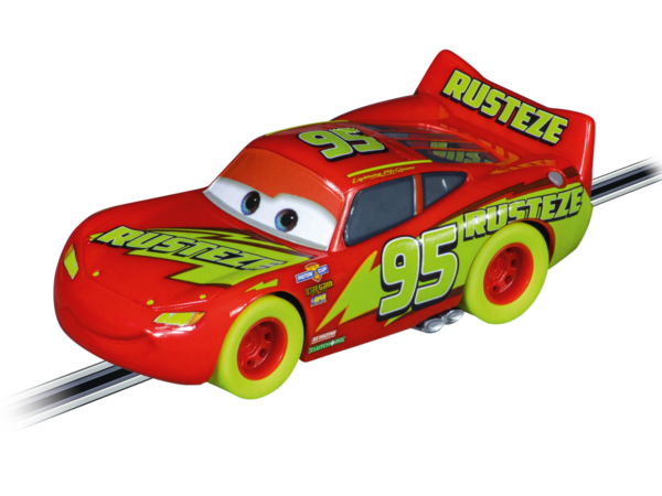 Carrera - 20064220 - Carrera GO!!! Lightning McQueen Slotcar I Maßstab 1:43 I Offiziell lizenziert von Disney Pixar I Authentische Nachbildung I Detailreiches Design I Ideal für Jungen & Mädchen